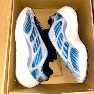 Yeezy 700 Kyanite